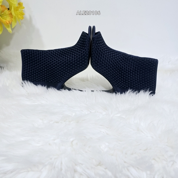 Nine West Womens Size
9 Blue Peep Toe Stiletto
Woven  Ankle Boots - Picture 3 of 14